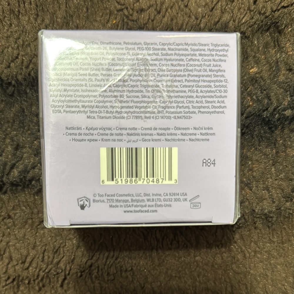 Too Faced Hangover Pillow Cream - Purple and Gold - Picture 4 of 4